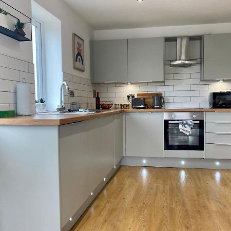 Modern 2 Bed Apartment/Free Parking/Near City/Self-Check In Handsworth Экстерьер фото